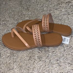 Toe Loop Sandals 9